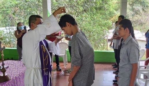 Raúl receives ashes on Ash Wednesday - 2021